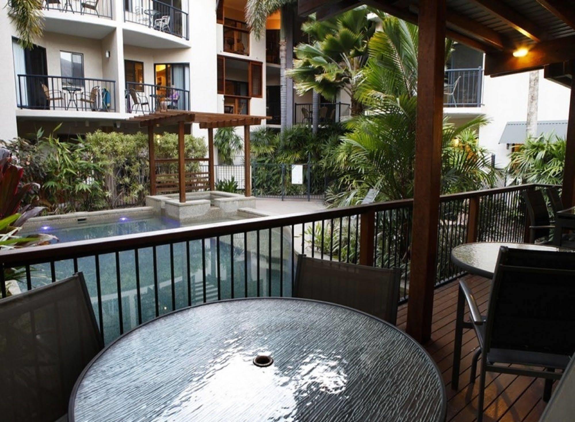 Bay Villas Resort Порт Дъглас Екстериор снимка