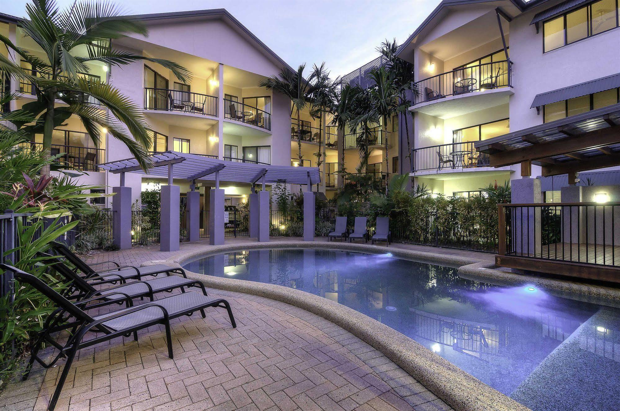Bay Villas Resort Порт Дъглас Екстериор снимка