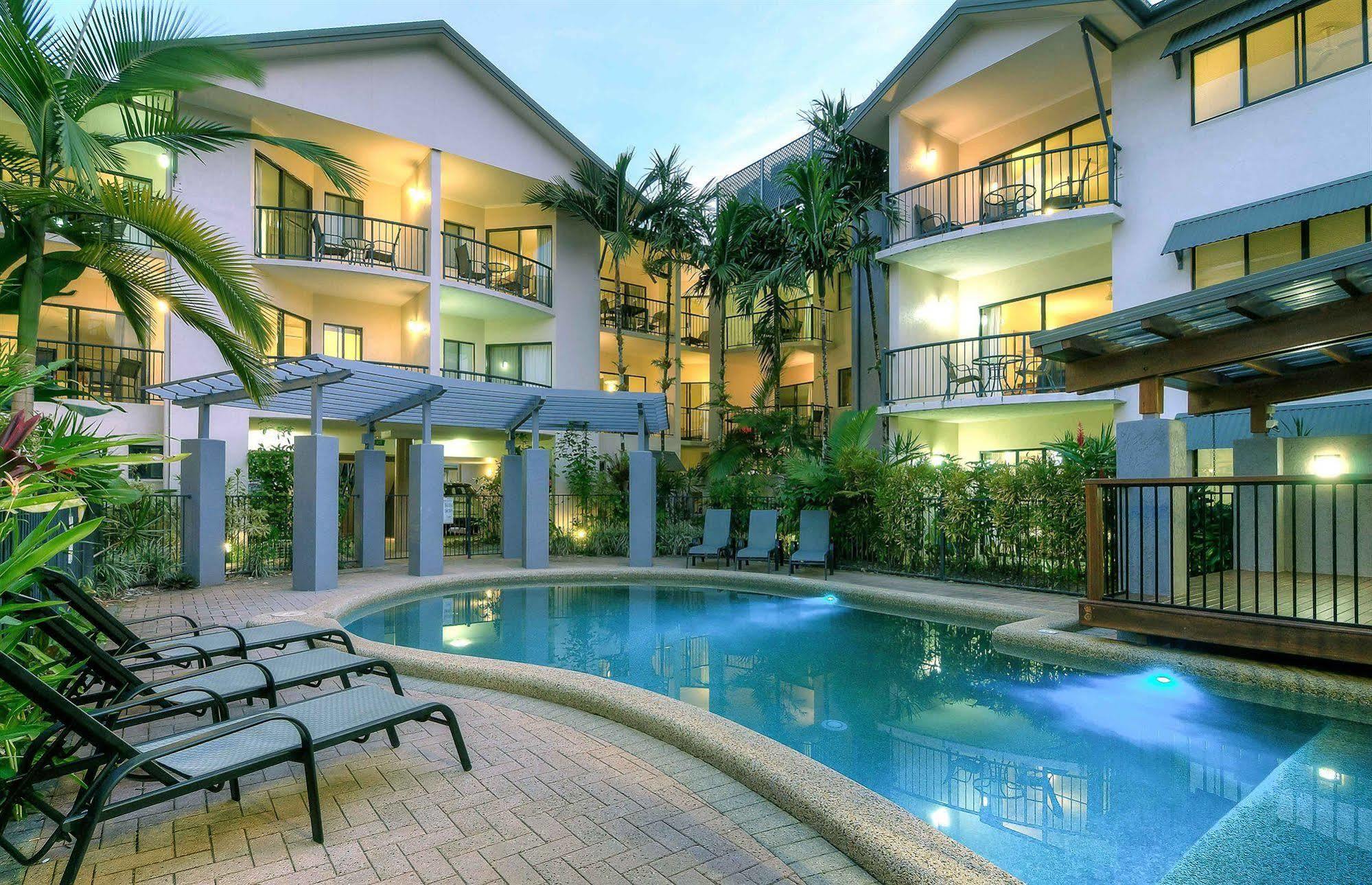 Bay Villas Resort Порт Дъглас Екстериор снимка